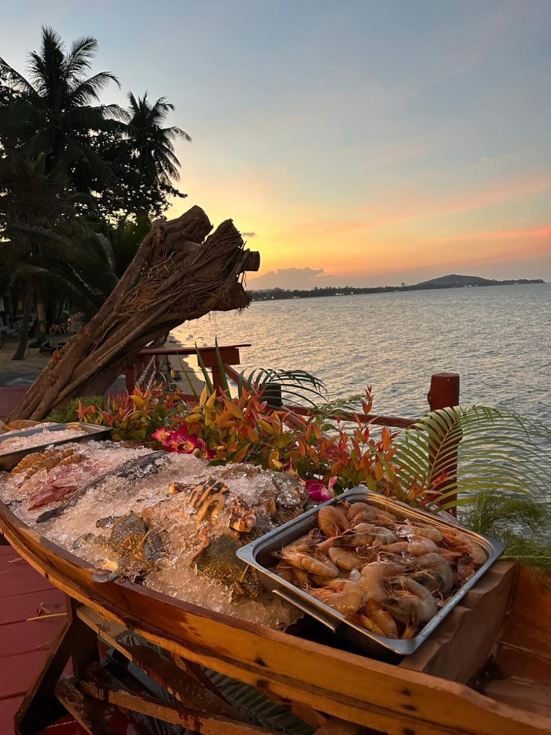 Adarin Beach Resort Mae Nam Exterior foto